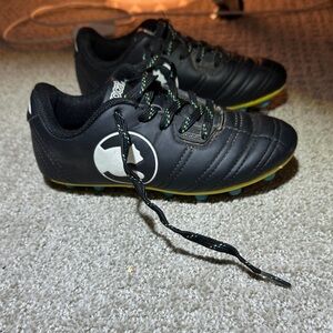 Kids Black Soccer Sneakers